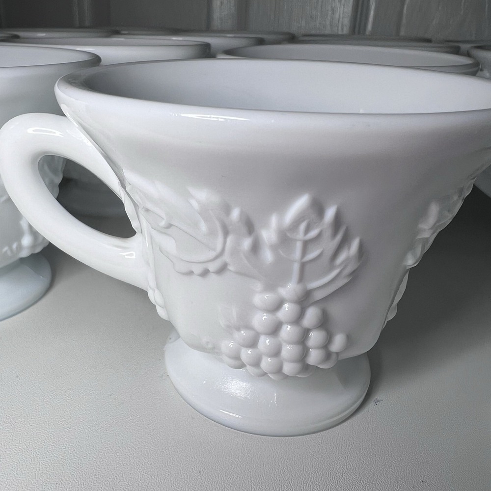 Set‎ of 16 Vintage Colony Harvest Grape Milk Glass Footed Tea Cups Mug Indiana